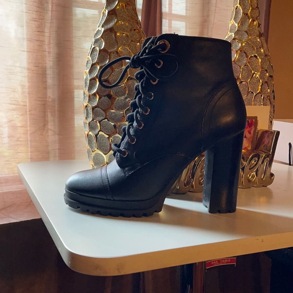 NWT. Very comfortable and true to size. Heel boots